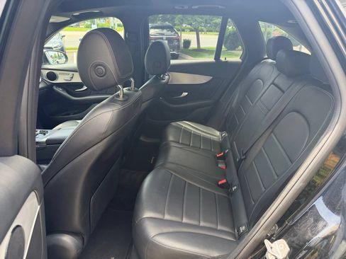 Used 2019 Mercedes-Benz GLC 300 image 24