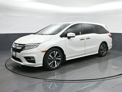 Used 2020 Honda Odyssey Elite image 3