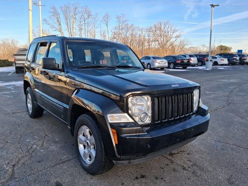 Used 2012 Jeep Liberty Sport image 3