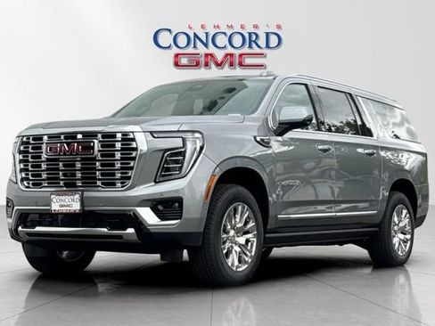 Used 2026 GMC Yukon XL Denali w/ Sun & Power Step Package AWD/4WD image 8