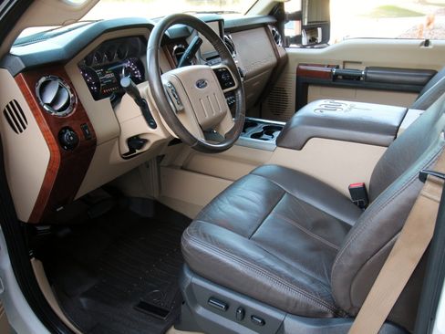 Used 2016 Ford F250 King Ranch w/ FX4 Off-Road Package image 21