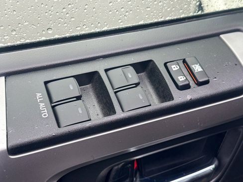 Used 2023 Toyota 4Runner Limited image 11