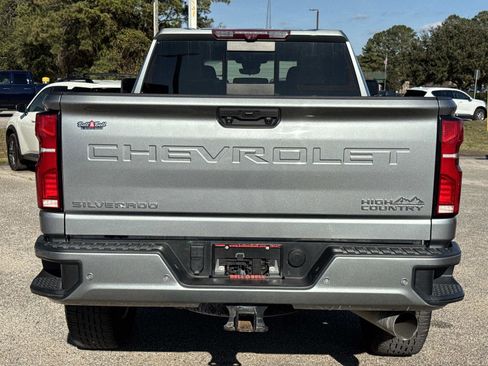 Used 2024 Chevrolet Silverado 2500 High Country w/ Technology Package image 5