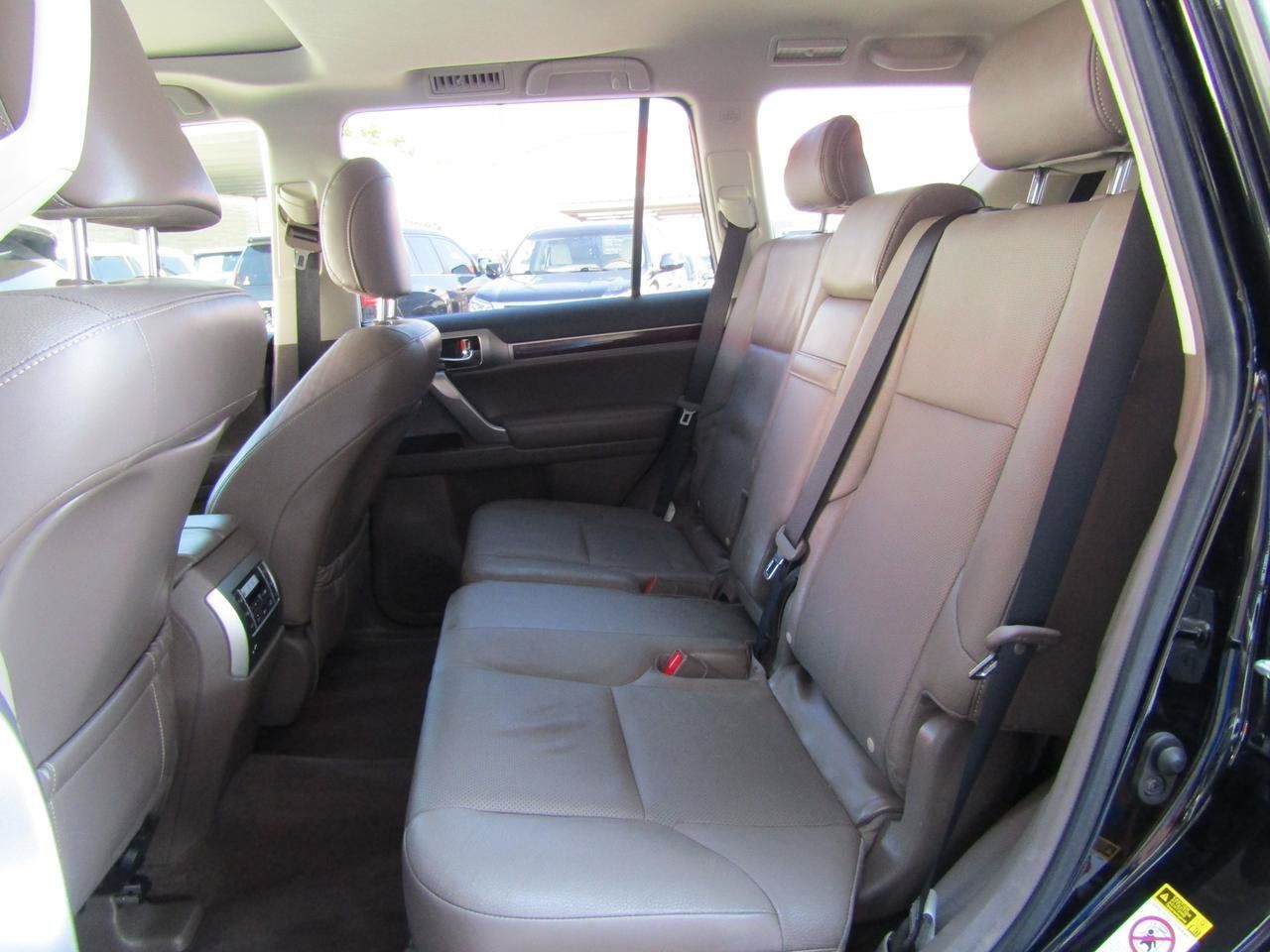 Used 2018 Lexus GX 460 Premium w/ Premium Package AWD/4WD image 10