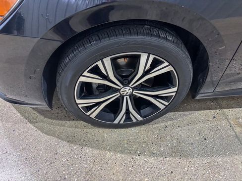 Used 2020 Volkswagen Passat 2.0T SEL image 12