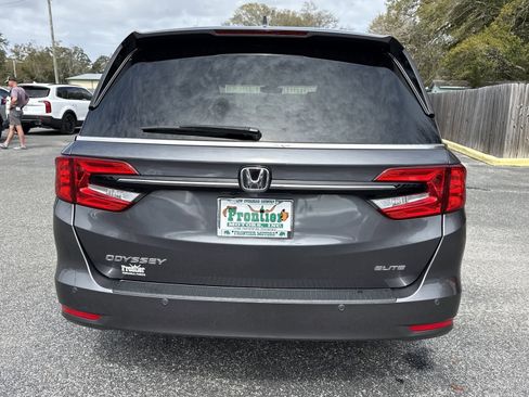 Used 2024 Honda Odyssey Elite image 4