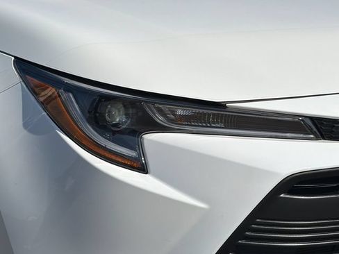 Used 2023 Toyota Corolla LE FWD image 27