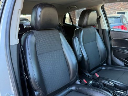 Used 2021 Buick Encore Preferred AWD/4WD image 22