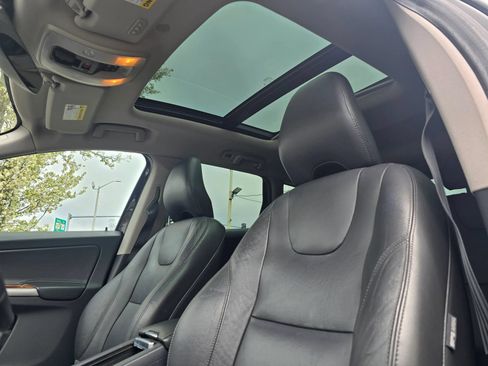 Used 2017 Volvo XC60 T6 Inscription w/ Preferred Option Package AWD/4WD image 11