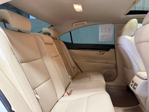 Used 2013 Lexus ES 350 w/ Premium Pkg FWD image 22