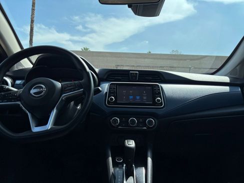 Used 2025 Nissan Versa SV FWD image 32
