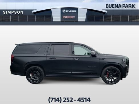 Used 2023 GMC Yukon XL Denali Ultimate AWD/4WD image 9