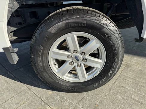 Used 2022 Ford F150 XLT image 4