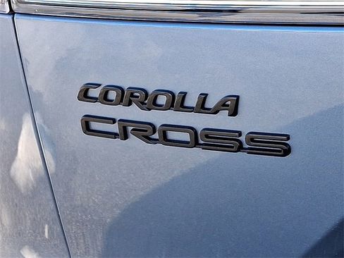 Certified 2025 Toyota Corolla Cross LE image 28