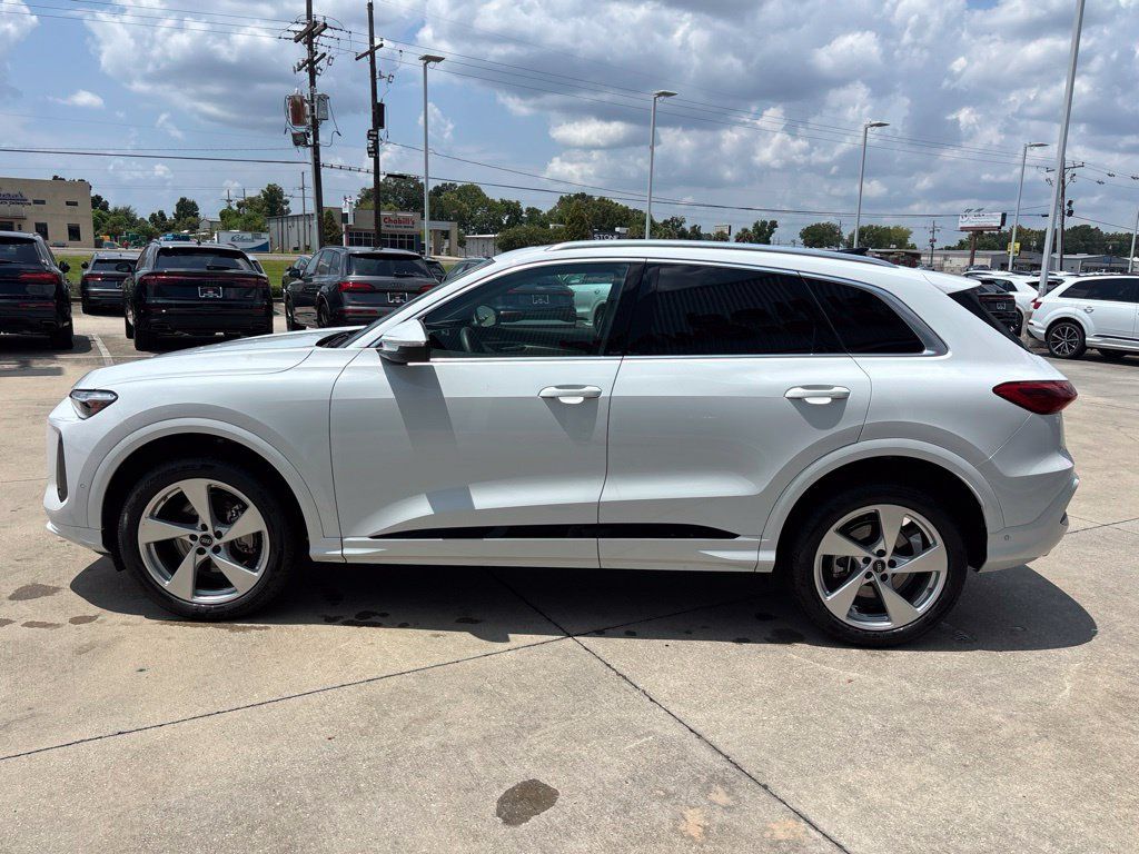 Used 2025 Audi Q5 Premium Plus w/ Premium Plus AWD/4WD image 8