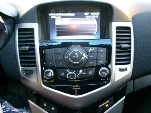 Used 2014 Chevrolet Cruze LT w/ Enhanced Safety Package image 33