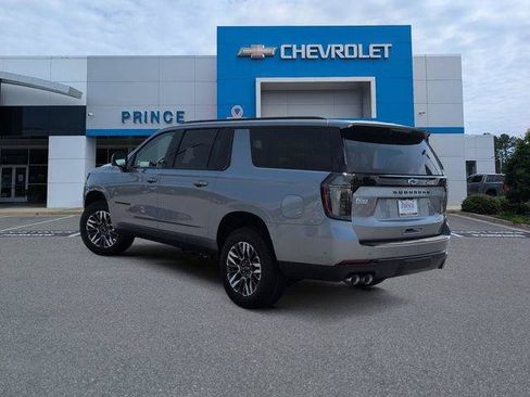 New 2026 Chevrolet Suburban Z71 w/ Comfort Package AWD/4WD image 11
