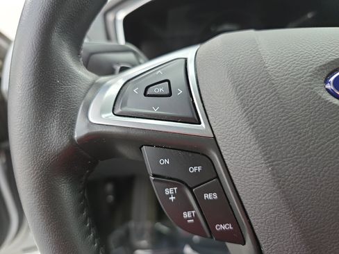 Used 2016 Ford Fusion Titanium image 16