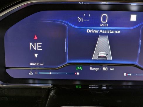 Used 2023 Chevrolet Silverado 1500 LT AWD/4WD image 26