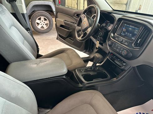 Used 2019 Chevrolet Colorado W/T w/ WT Convenience Package AWD/4WD image 18