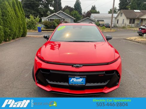 Used 2025 Chevrolet Equinox EV RS FWD image 17