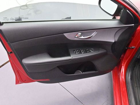 Used 2022 Kia Forte LXS FWD image 9