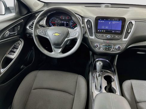 Used 2019 Chevrolet Malibu LT FWD image 27