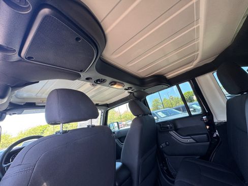 Used 2017 Jeep Wrangler Unlimited Sport AWD/4WD image 27