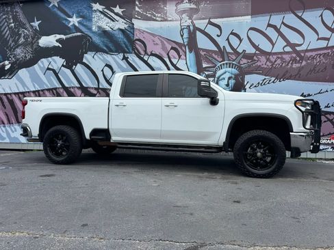 Used 2020 Chevrolet Silverado 2500 LT w/ Texas Edition AWD/4WD image 1