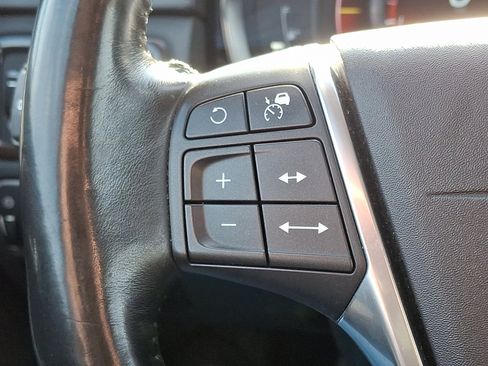 Used 2016 Volvo XC70 T5 Platinum w/ Climate Package image 24