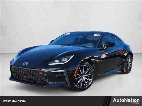 Used 2025 Toyota GR86 image 1