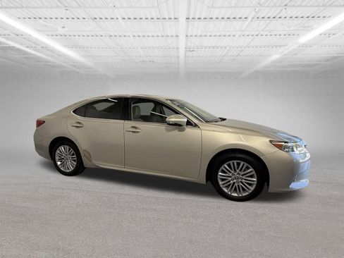 Used 2013 Lexus ES 350 w/ Luxury Pkg FWD image 6