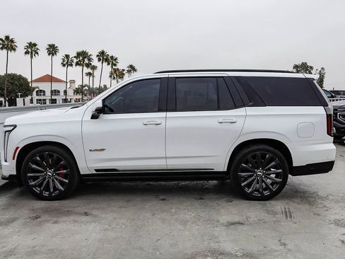 Used 2025 Cadillac Escalade V AWD/4WD image 14