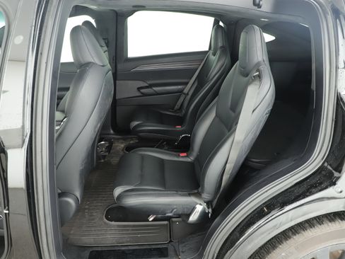 Used 2023 Tesla Model X image 21
