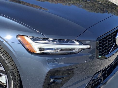 New 2024 Volvo S60 B5 Plus w/ Climate Package image 8