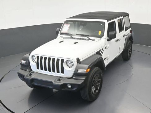 Used 2024 Jeep Wrangler Unlimited Sport AWD/4WD image 41