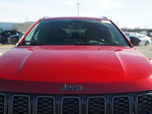 New 2026 Jeep Compass Latitude w/ Sun and Sound Group image 39