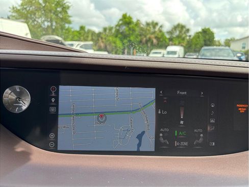 Used 2018 Lexus LS 500 w/ Luxury Package RWD image 32