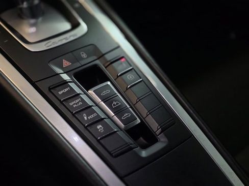 Used 2015 Porsche 911 Carrera 4S image 18