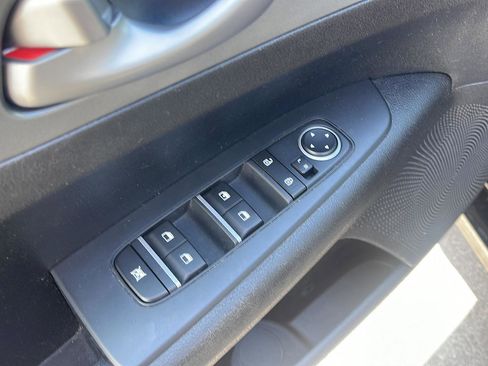 Used 2019 Kia Forte LXS FWD image 12