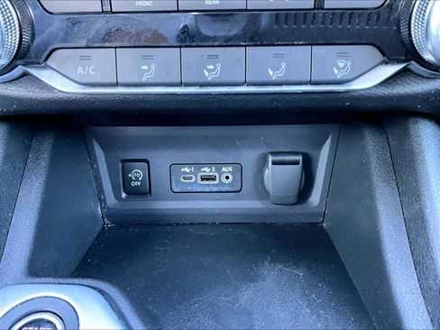 Used 2024 Nissan Sentra SV image 25