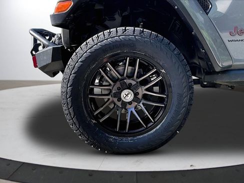 Used 2023 Jeep Wrangler Unlimited Rubicon w/ LED Lighting Group AWD/4WD image 32
