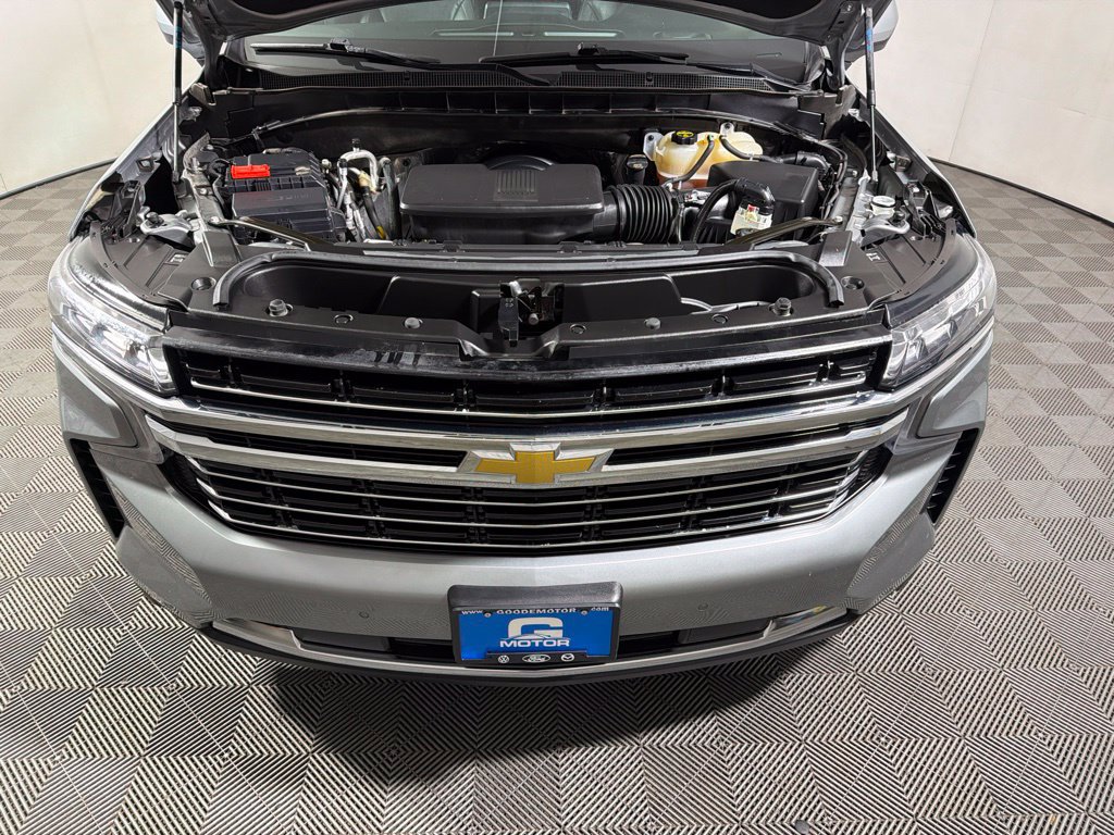 Used 2024 Chevrolet Suburban LT AWD/4WD image 26