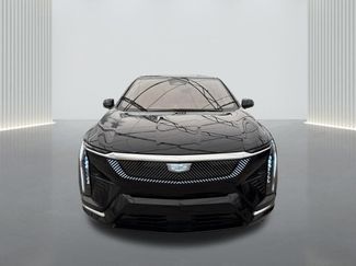 New 2025 Cadillac Optiq Luxury 1 video 2