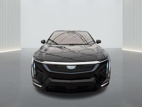 New 2025 Cadillac Optiq Luxury 1 image 2
