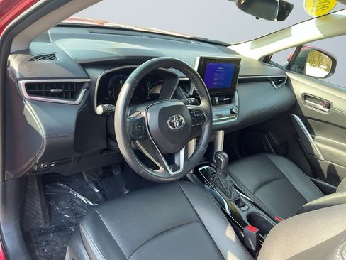 Certified 2024 Toyota Corolla Cross XLE image 12