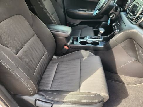 Used 2019 Kia Sportage LX FWD image 15