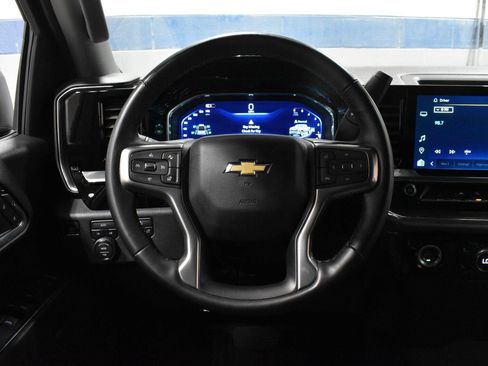 Used 2024 Chevrolet Silverado 1500 LT AWD/4WD image 6