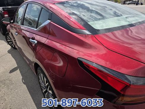 Used 2025 Nissan Altima 2.5 SV FWD image 7