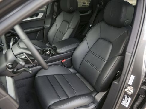 New 2025 Porsche Cayenne S image 5